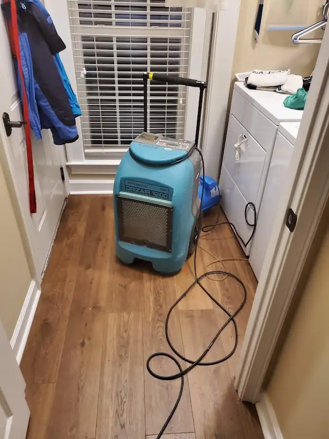 Commercial dehumidifier deployed for Flood Damage Cleanup in Washington